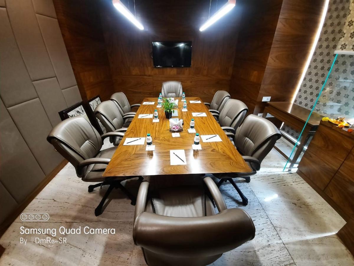 Royal Orchid Central Grazia, נאווי מומבאי מראה חיצוני תמונה