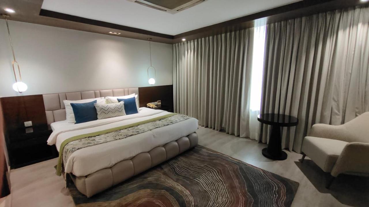 Royal Orchid Central Grazia, נאווי מומבאי מראה חיצוני תמונה